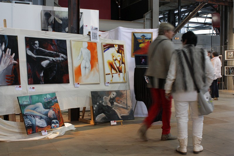 Stand der Künstlerin Olga David, Kunstmesse in Frankreich